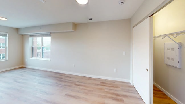 608 E Chalmers