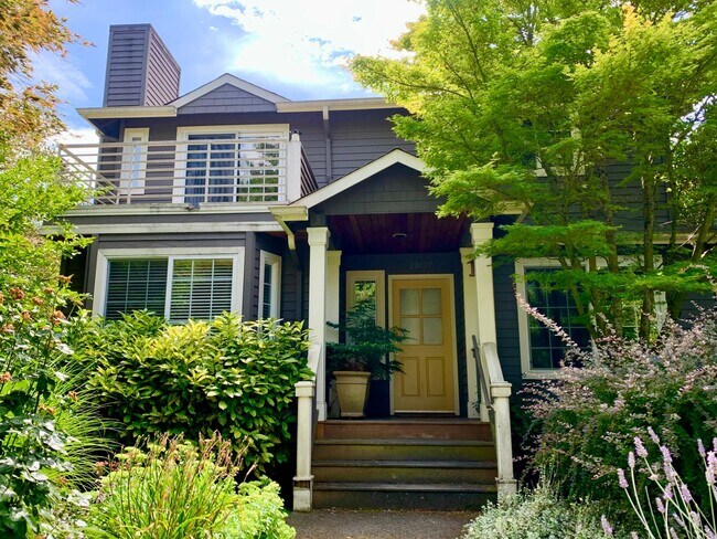 Building Photo - Madison Valley Home