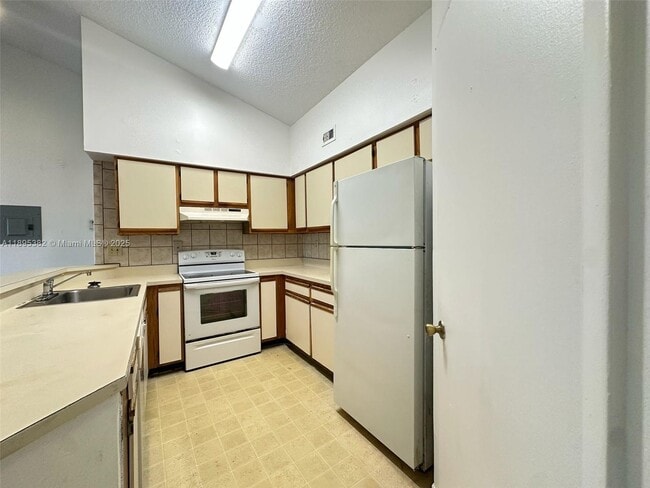 Photo - 2550 SW 18th Terrace Unit 2305
