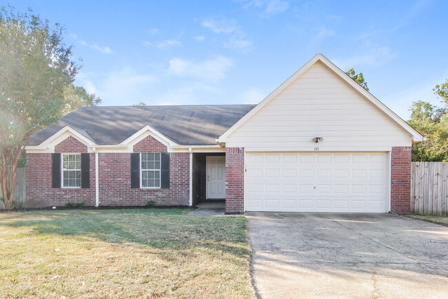 Building Photo - 145 Pine Ridge Ln Rental