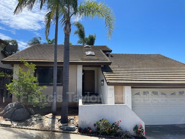 Building Photo - 1937 Maverick Glen