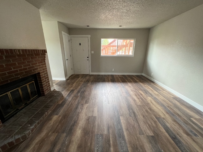 "Charming 2-Bed Oasis in Cheyenne with Coz... - "Charming 2-Bed Oasis in Cheyenne with Coz... Apartment