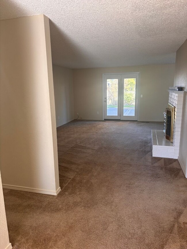 Photo - Spacious 4 bedroom 2 bath Home in North Al...