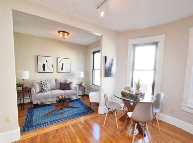 Photo - 188 Boylston St Unit 2