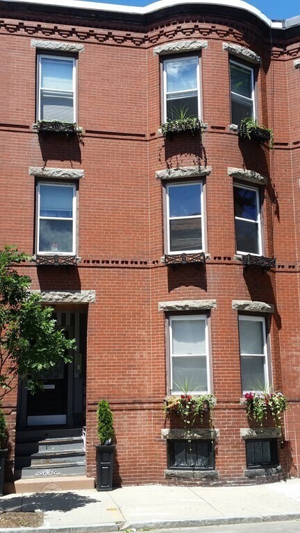 Building Photo - 54 Saxton St Unit 2 Rental
