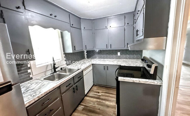 Photo - 913 Meadowbrook Dr