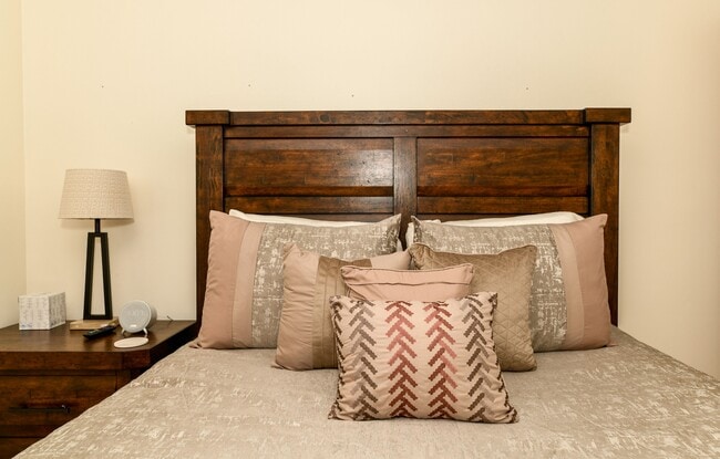 Photo - 902 Olivesburg Rd