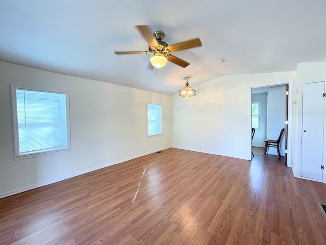 Photo - Clean 2 Bedroom 1 Bath House