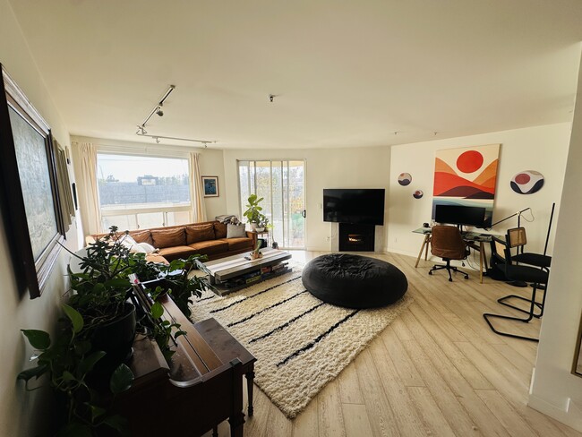 Photo - 235 Main St Condo Unit 219