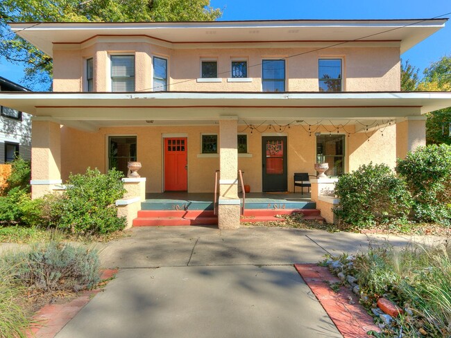 Charming Updated Mesta Park Duplex - New S... - Charming Updated Mesta Park Duplex - New S... House