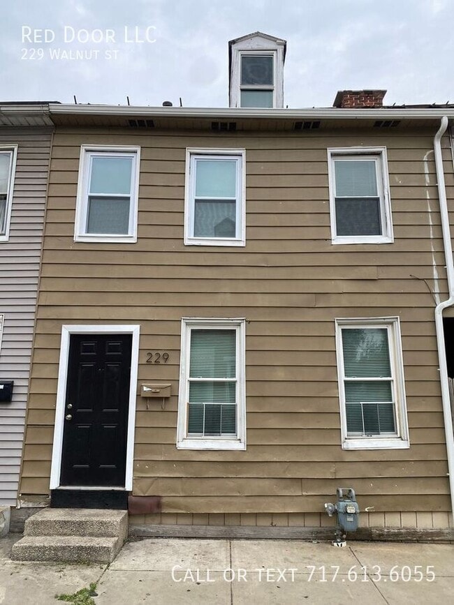 Building Photo - 229 Walnut St Rental