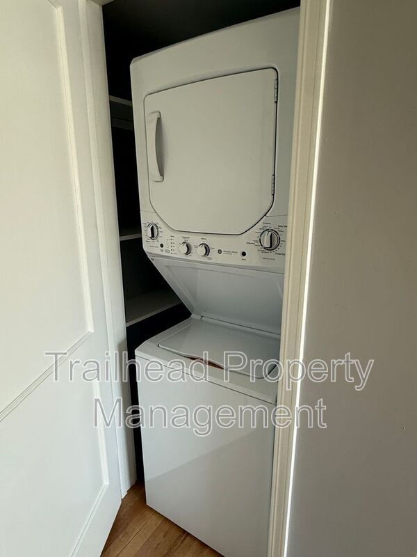 Photo - 320 E Gregory Blvd