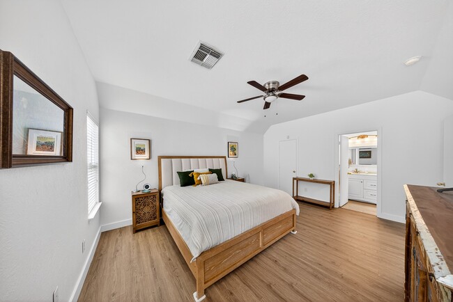 Photo - 1318 Dennis St