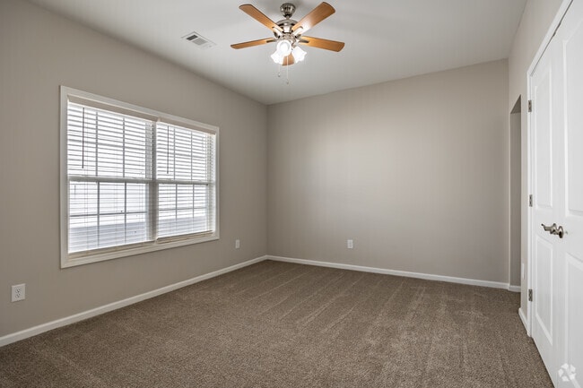 3BR, 2BA - 1736SF