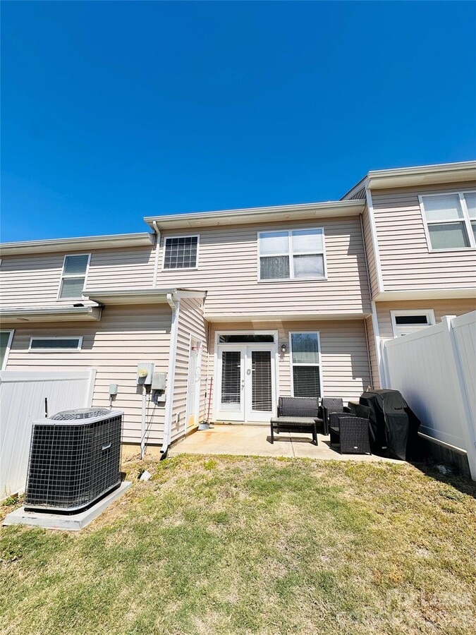 Photo - 2043 Aston Mill Place