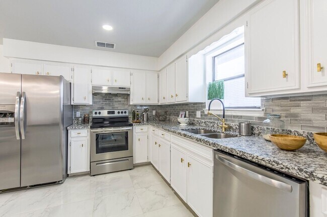 Photo - 1593-1595 W. Gastel Circle Unit 1595