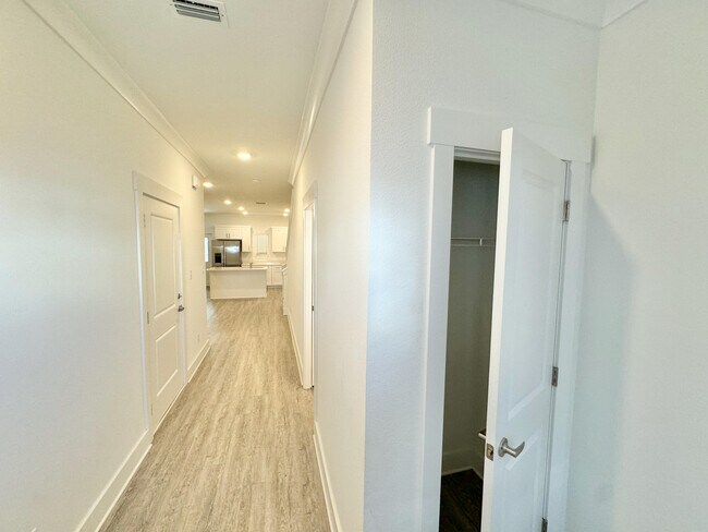 Photo - 103 Date Palm Ln