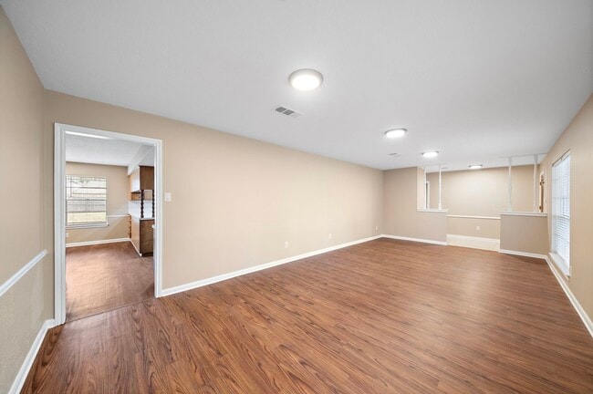 Photo - 1104 Hillcrest Dr