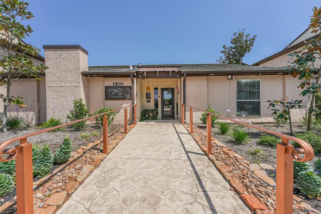 Photo - 1500 Bay Area Blvd Unidad 294