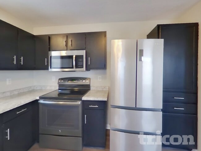 Photo - 1619 Prairieview Ln