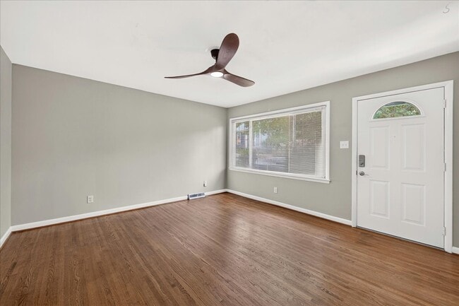 Photo - 3237 Harrow Pl