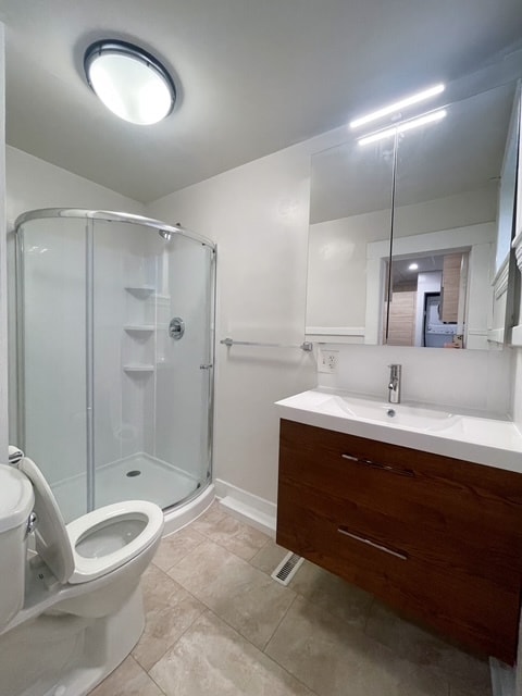 Building Photo - 2817 Bridge Ave Unit 2817 Bridge Ave Dwn Front