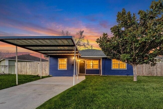 Building Photo - 12445 Parkey Ln