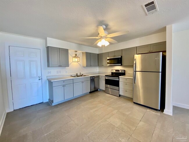 Photo - 9553 Lillian Hwy