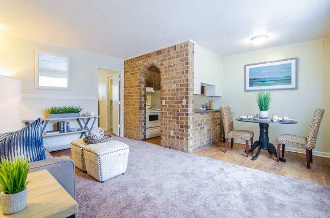 Building Photo - Willow Lake Apartments