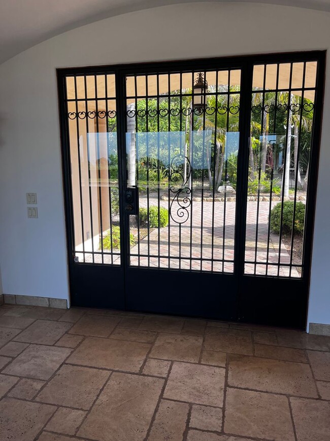 Montecito Property with a View and a Pool ... - Montecito Property with a View and a Pool ... Casa