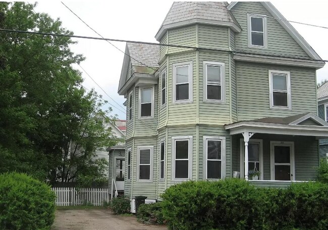 Building Photo - 23 Isham St Unit B Rental
