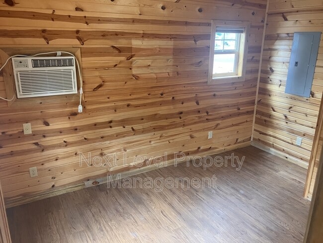 Photo - 111 E Cottonwood Dr