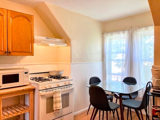 Photo - 27 McBride St Apartments Unit 3