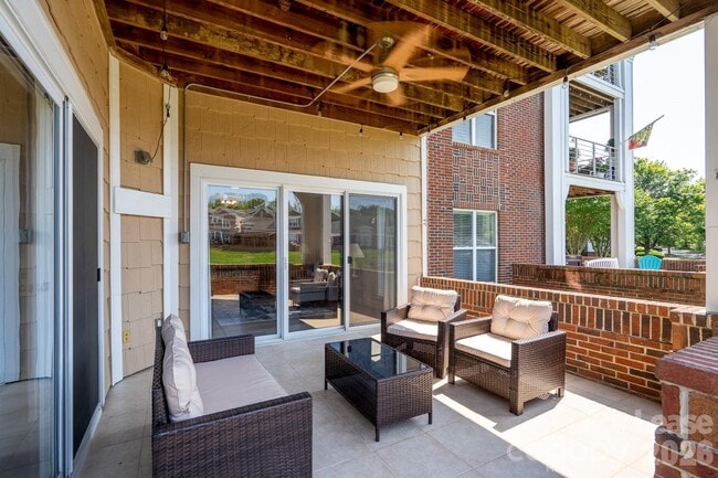 Photo - 18511 Harborside Dr