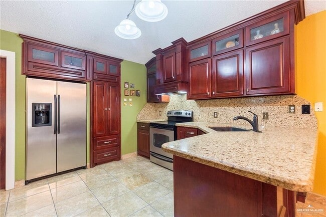 Photo - 19 Crown Pointe Blvd