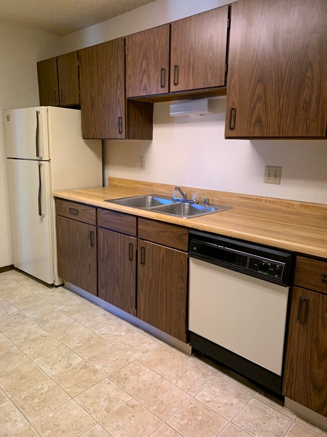 Western Ave Apartments
