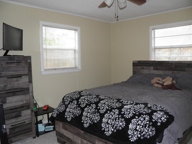 Photo - 402 Marlowe Dr