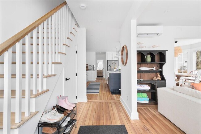 Photo - 69 Connection St