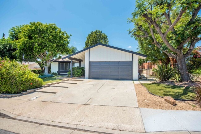 Building Photo - Spacious 4 Bedroom Home in Quiet Yorba Linda Neighborhood