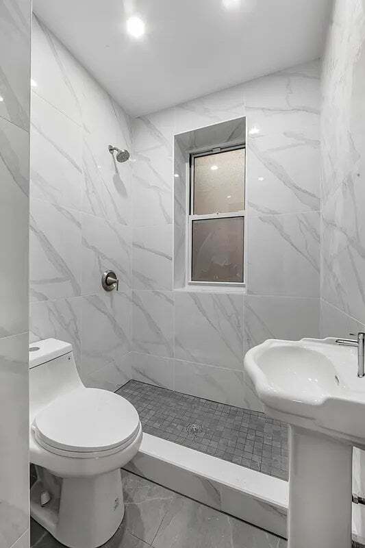 Photo - 327 E 10th St Unit 3B