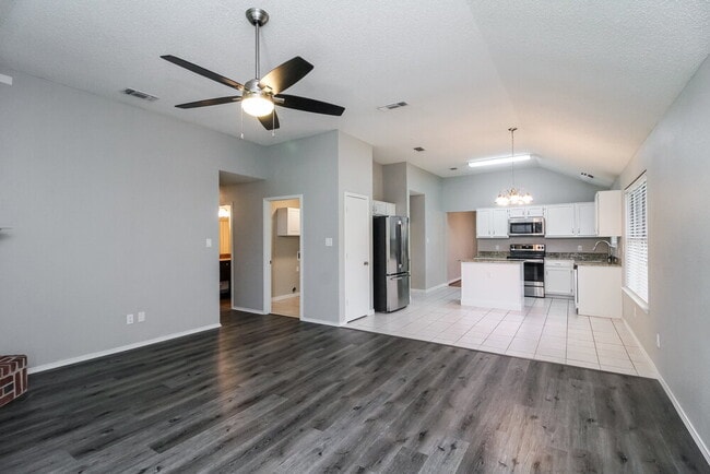 Photo - 603 Wolcott Ln