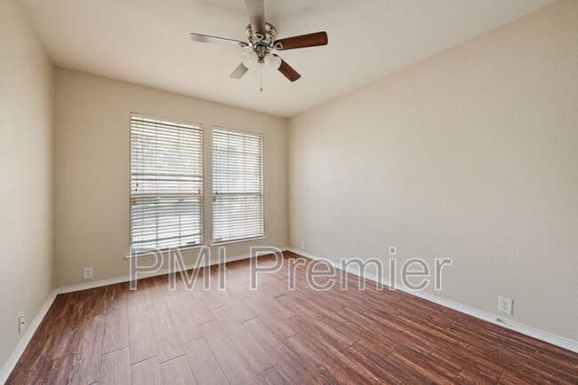 Photo - 8420 Silverbell Ln