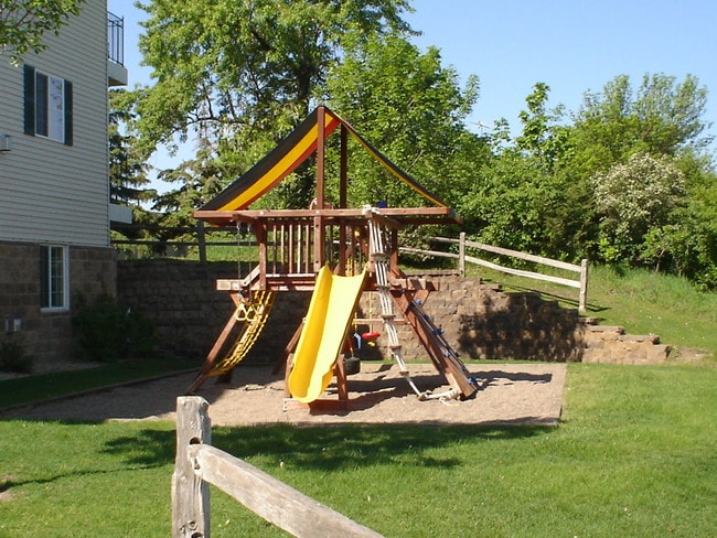 Photo - Silvercrest Apartments