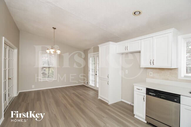 Photo - 289 Angla Dr SE