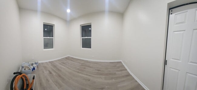 Photo - 639 Algona Ave