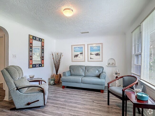 Building Photo - 137 S Franklin St Rental