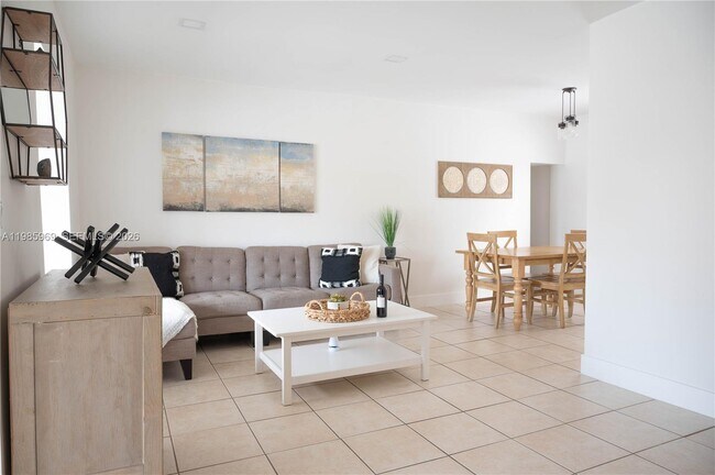 Photo - 4821 SW 5th St