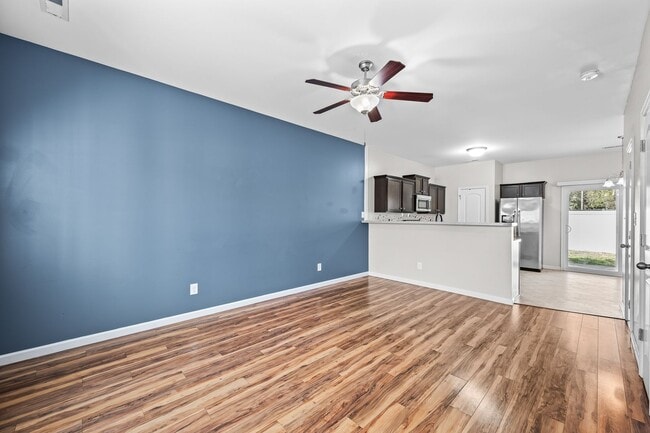 Photo - 525 Oyster Rock Ln