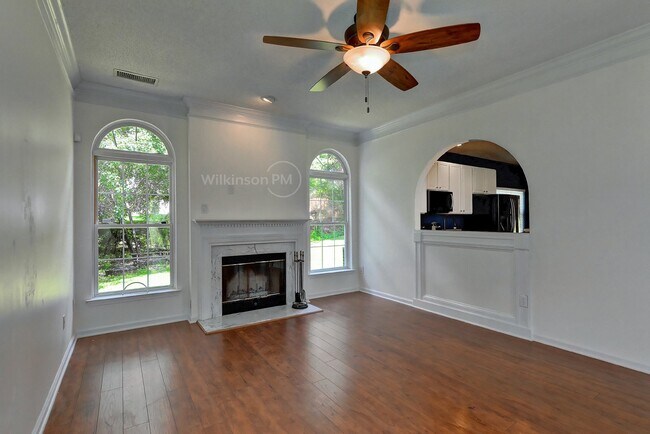 Photo - Beautiful 4 Bedrooms, 2.5 Baths located in...