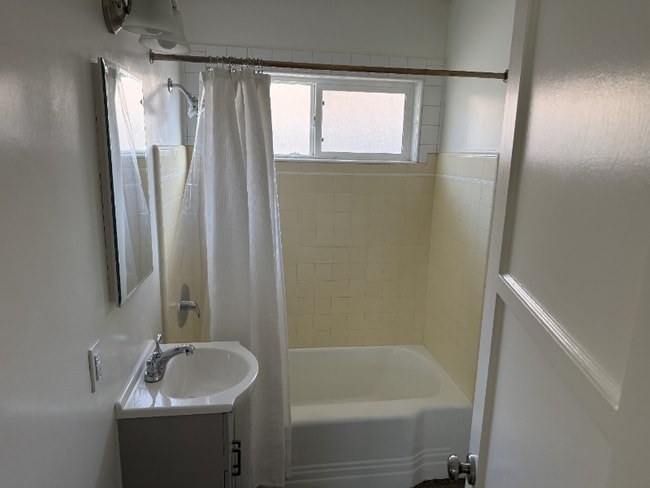 Photo - 2438 E Washington Blvd Unidad 2438